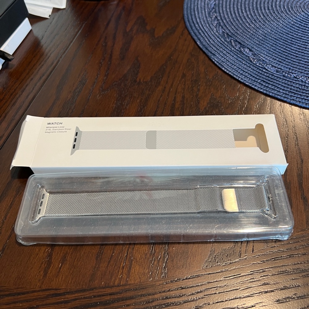 Milanese Loop SS Apple Watch band.